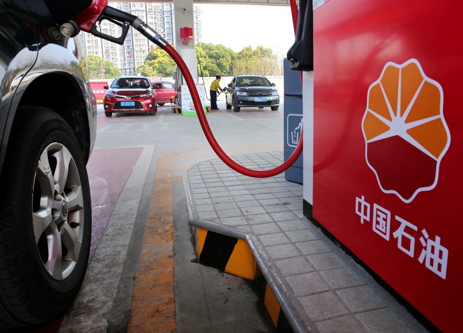 Điểm nóng Trung Đông ngày 4/7: Trung Quốc giảm giá xăng và dầu diesel bán lẻ trong nước xuống gần mức trước chiến tranh