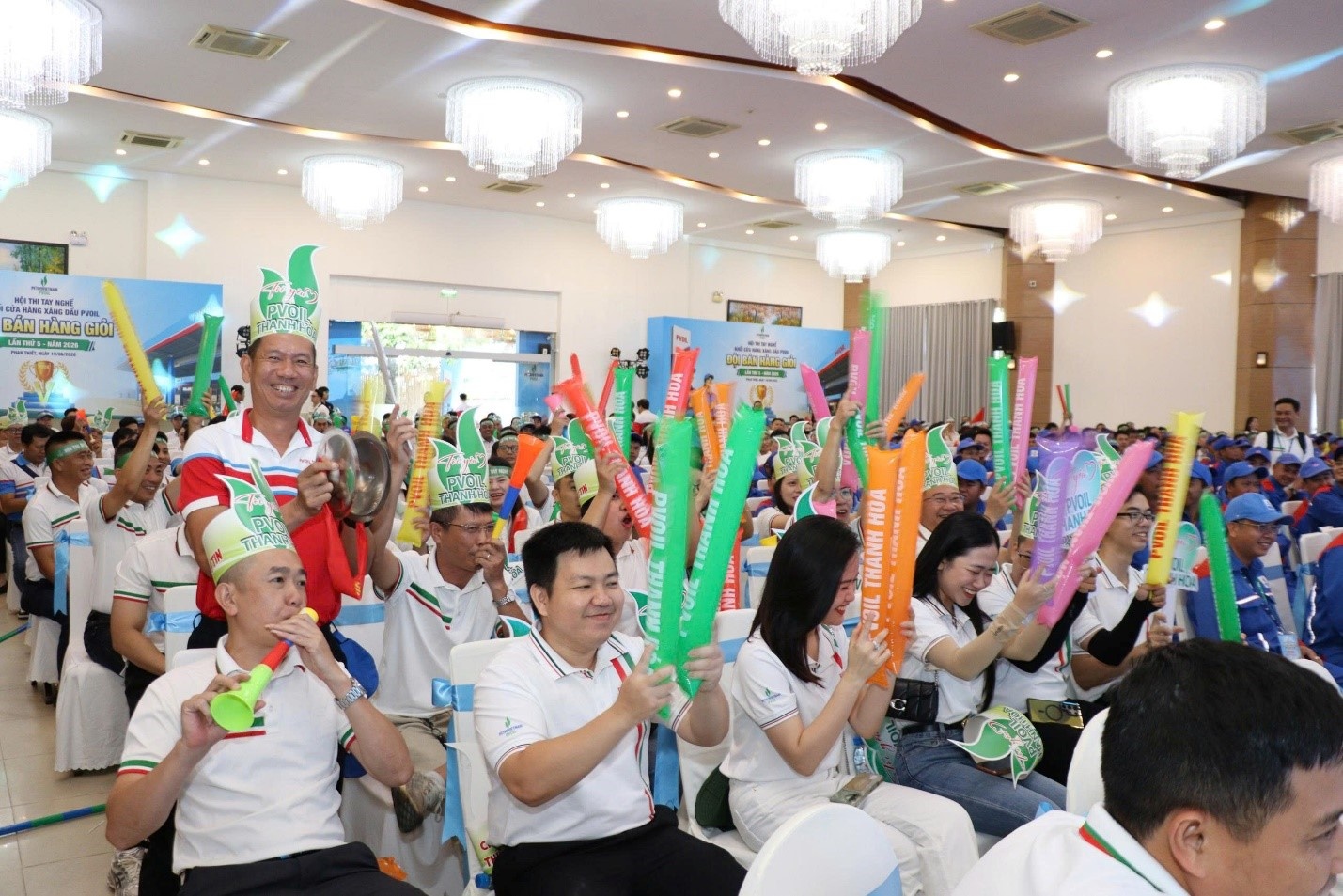 Toàn đội bước vào Hội thi với tâm thế tự tin, quyết tâm cao nhất để thể hiện hết khả năng của mình dưới sự cổ vũ nồng nhiệt của các cổ động viên