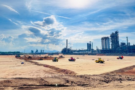 Tập trung tháo gỡ nút thắt, bám sát tiến độ san lấp mặt bằng dự án NCMR NMLD Dung Quất