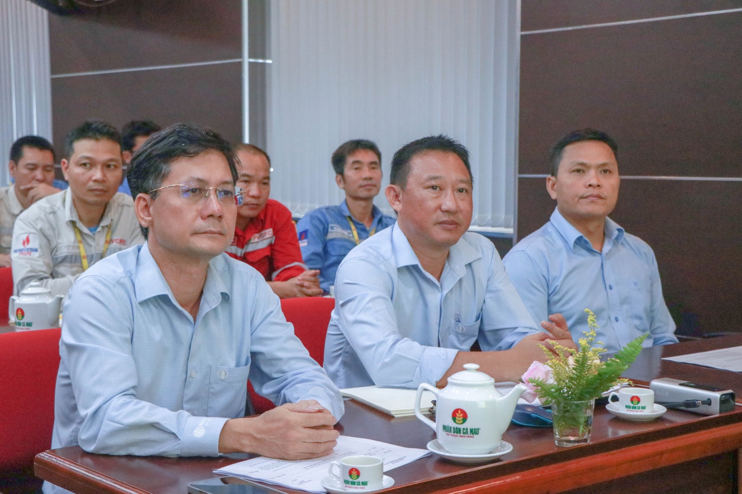 Công tác cán bộ Nhà máy Đạm Cà Mau: “Gửi gắm niềm tin - Kiến tạo đội ngũ kế thừa” Hội nghị công tác cán bộ Nhà máy Đạm Cà Mau: “Gửi gắm niềm tin - Kiến tạo đội ngũ kế thừa”