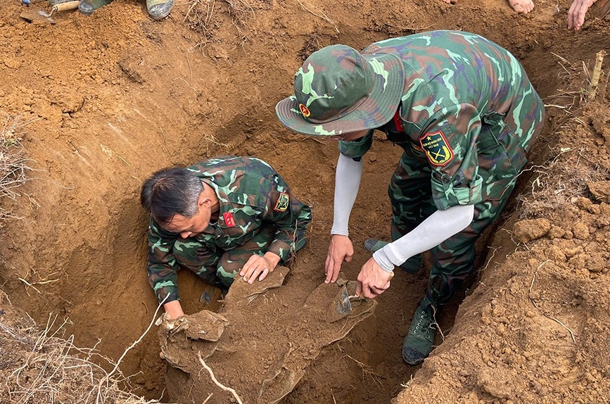 Trên những sườn đồi biên giới