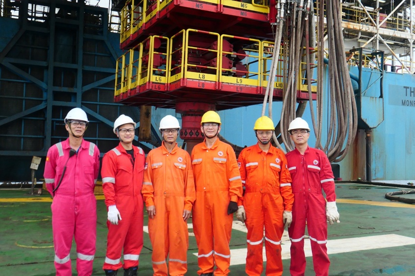 [Phóng sự ảnh] Cá Ngừ Vàng - nơi dòng dầu mang sắc vàng cam độc đáo