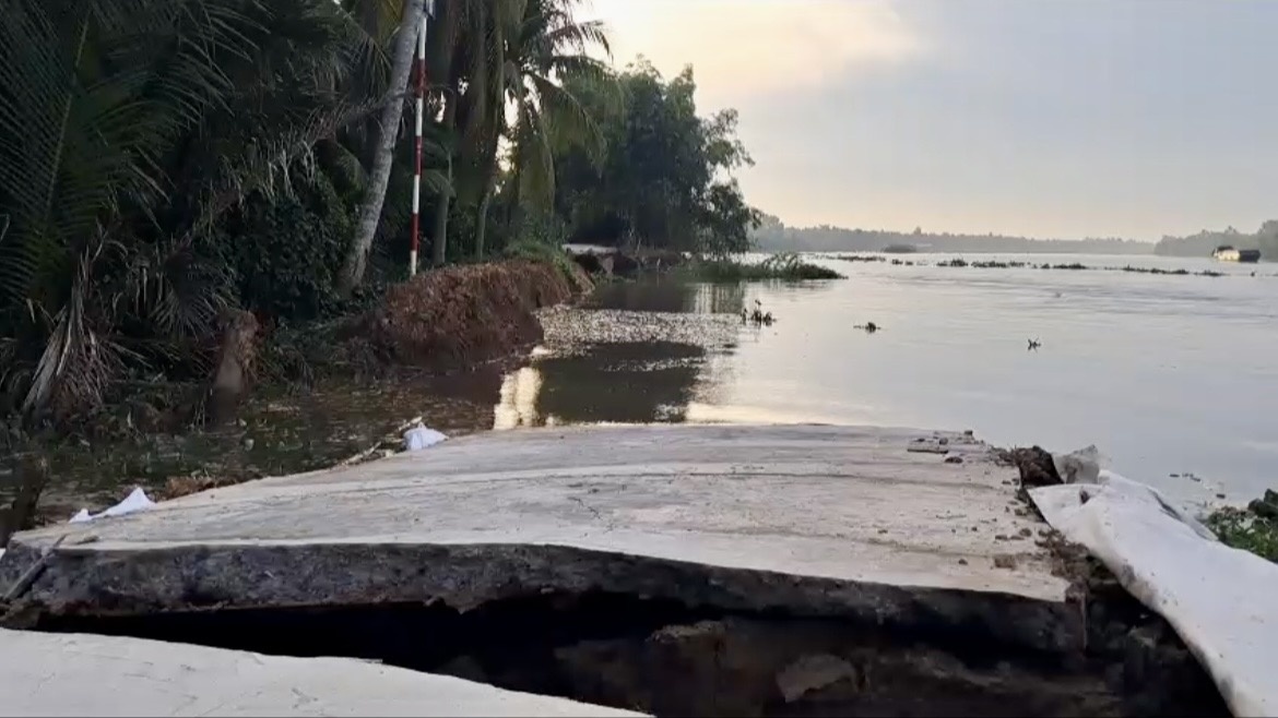 Dọc những dòng sông đang “ăn đất” ở ĐBSCL - Kì 1
