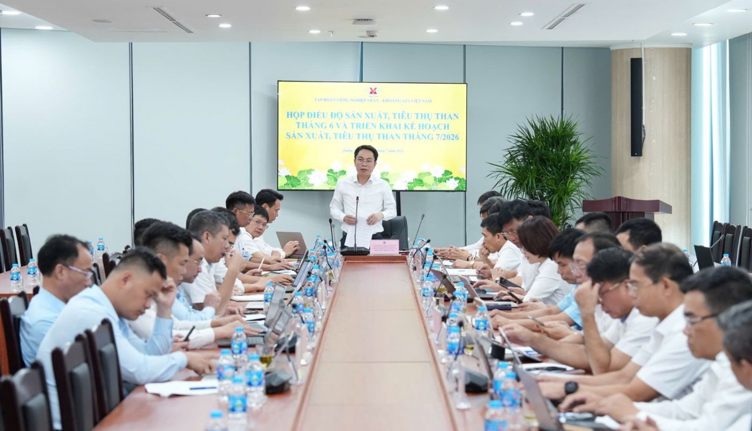 TKV triển khai đồng bộ các giải pháp sản xuất, tiêu thụ than tháng 7/2026 TKV triển khai đồng bộ các giải pháp sản xuất, tiêu thụ than tháng 7/2026