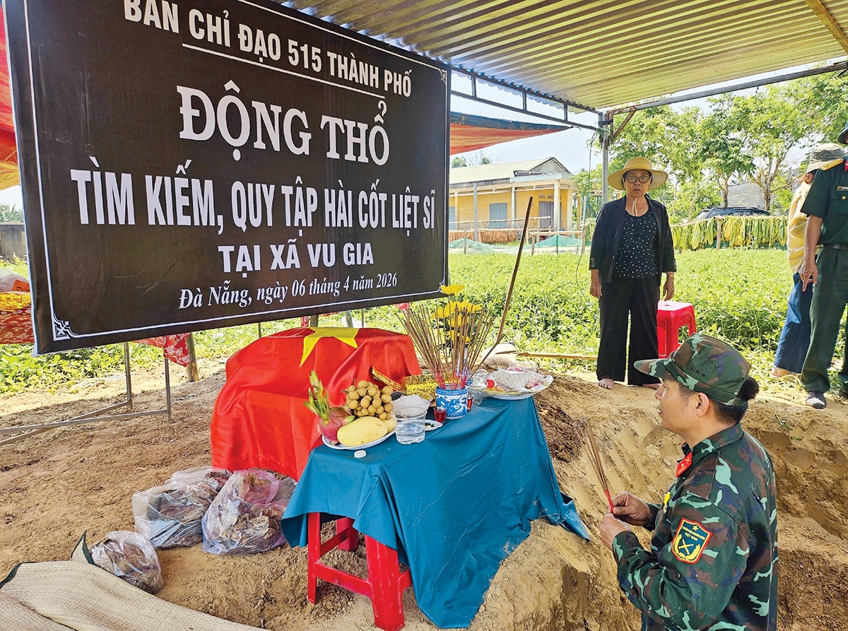 Những anh hùng trở về từ lòng đất Những anh hùng trở về từ lòng đất