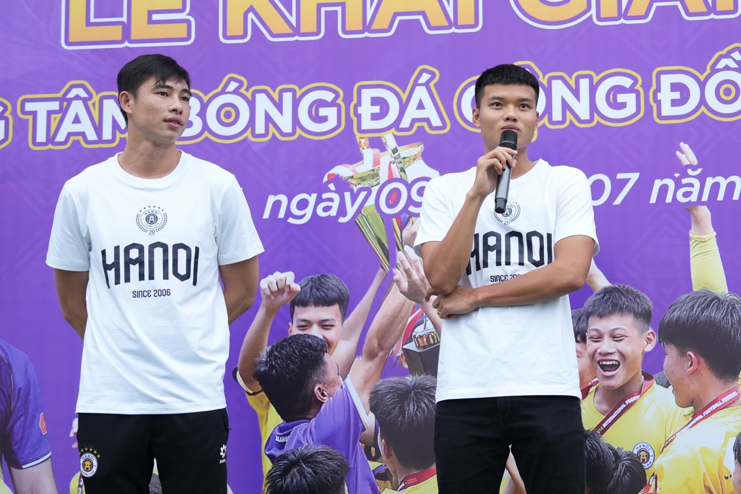 CLB Hà Nội mở rộng hệ sinh thái đào tạo, đưa bóng đá đến gần hơn với trẻ em Thủ đô CLB Hà Nội mở rộng hệ sinh thái đào tạo, đưa bóng đá đến gần hơn với trẻ em Thủ đô