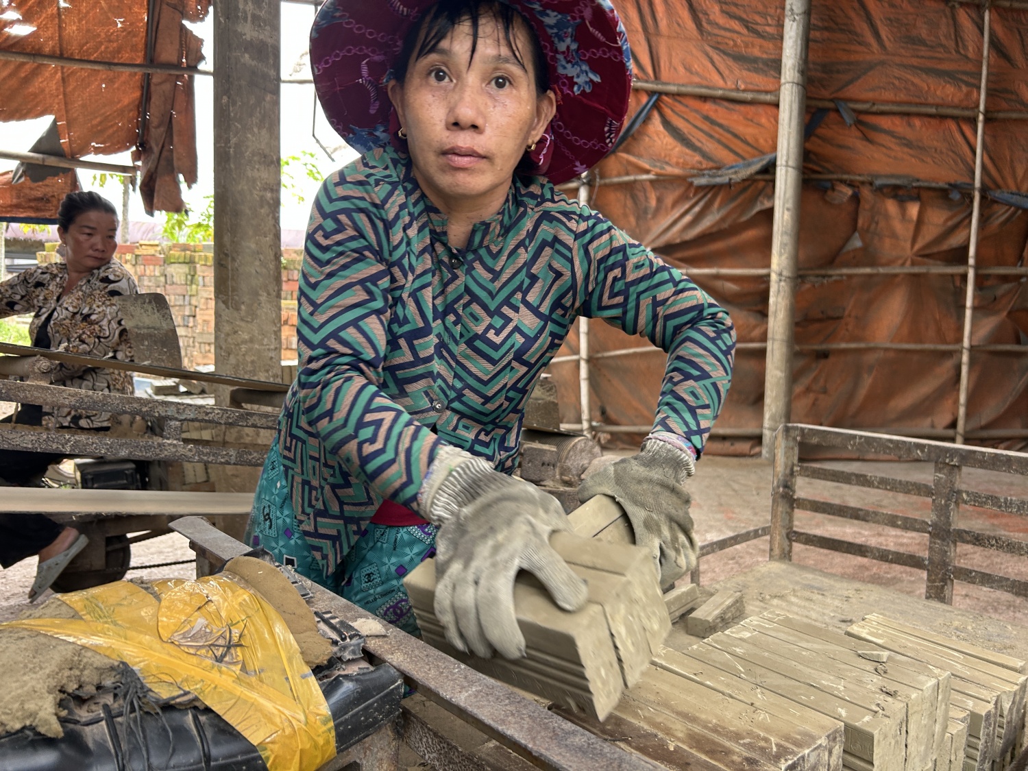 Những lò gạch trăm tuổi và giấc mơ di sản đương đại Mang Thít - Vĩnh Long