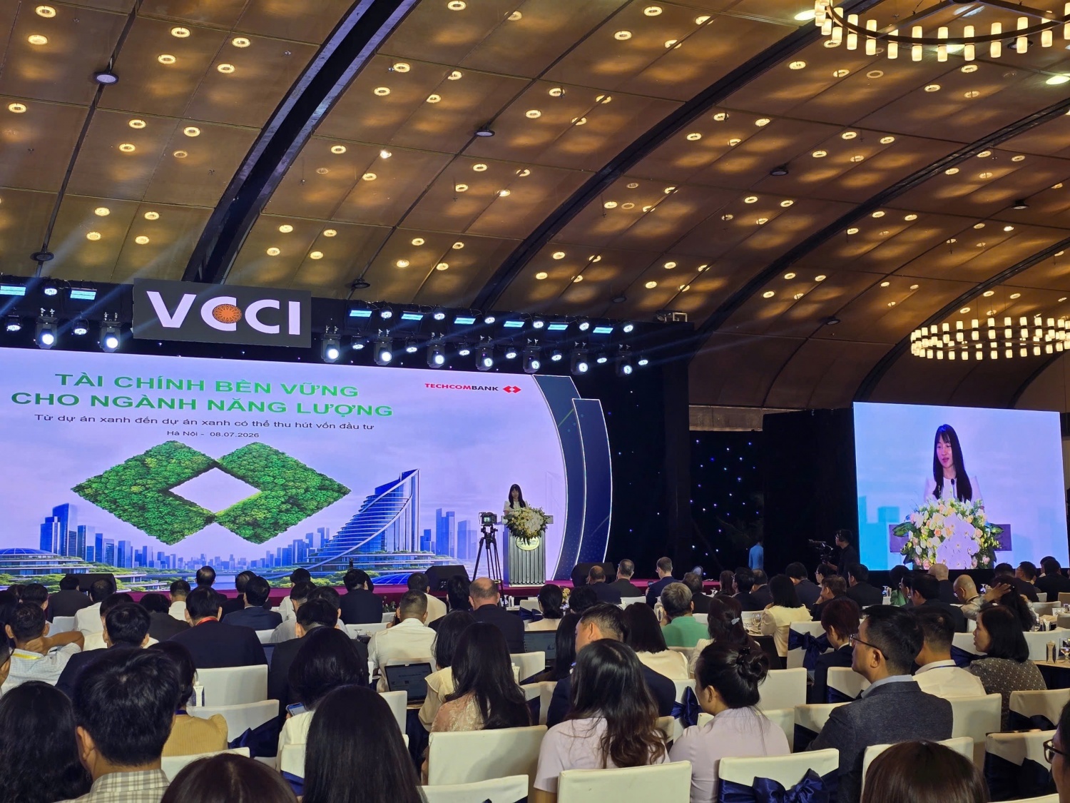 Thúc đẩy lộ trình trung hòa carbon: Techcombank nhận giải thưởng Top 10 Doanh nghiệp Net Zero 2026