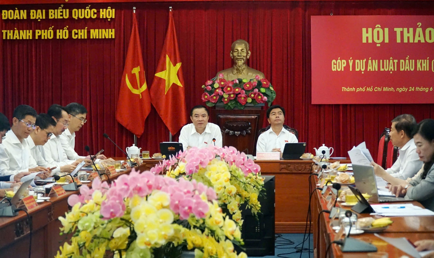 Đại biểu Quốc hội Lê Ngọc Sơn – Chủ tịch HĐTV Petrovietnam phát biểu tại Hội thảo góp ý dự án Luật Dầu khí (sửa đổi) do Đoàn Đại biểu Quốc hội TP HCM phối hợp với Petrovietnam tổ chức, ngày 24/6 tại TP HCM