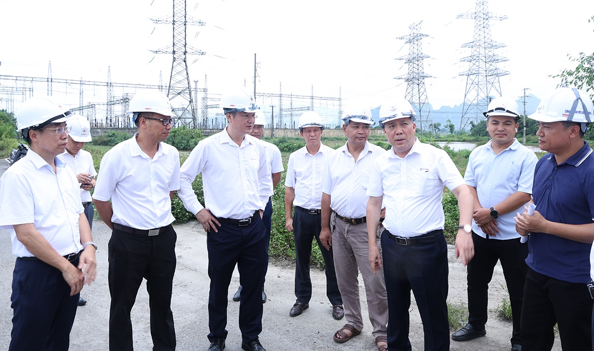 Quyết tâm hoàn thành Dự án đường dây 500/220kV Nho Quan - Phủ Lý - Thường Tín trong tháng 7/2026