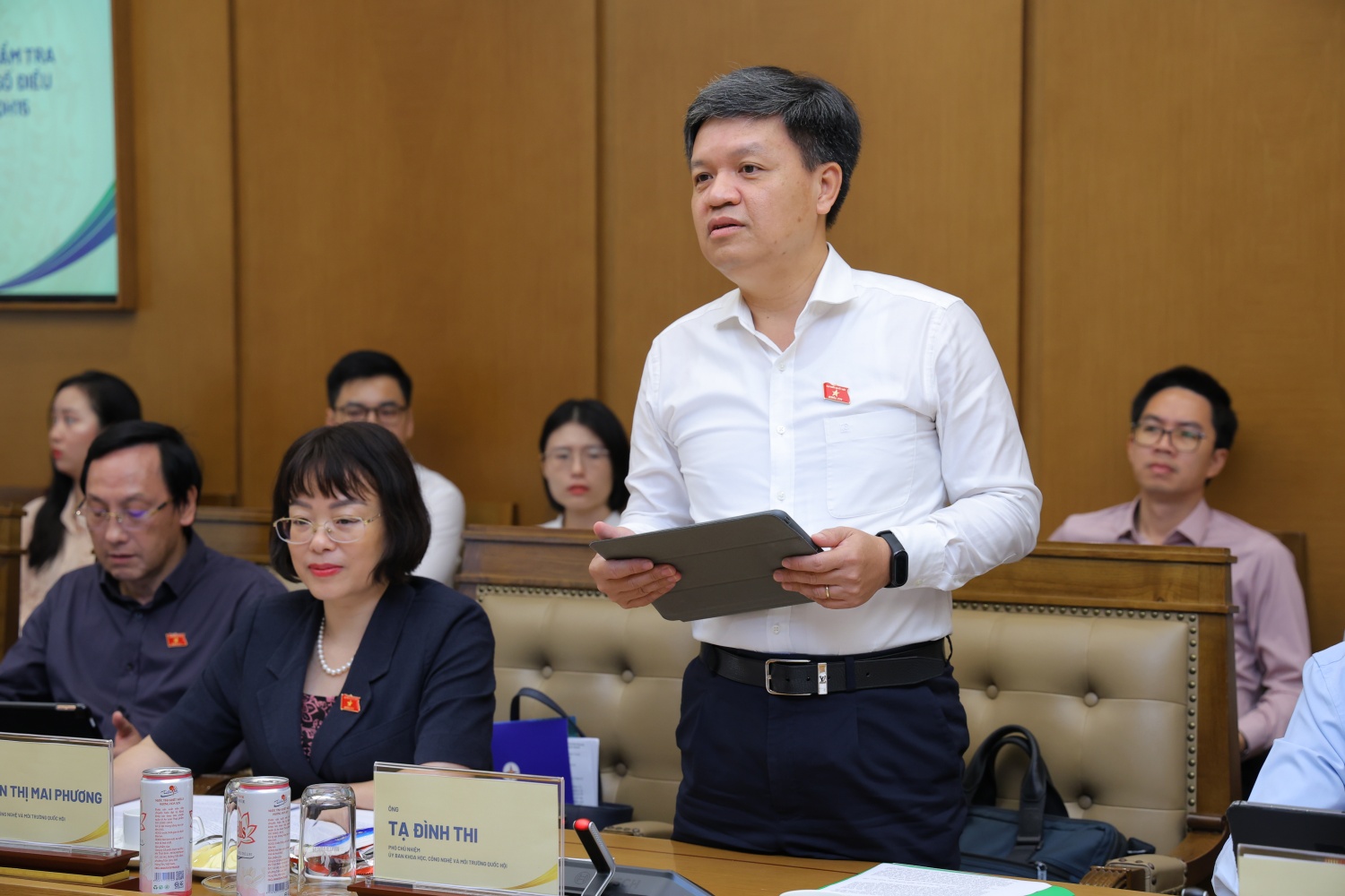 Xây dựng hành lang pháp lý hoàn thiện, khả thi, thúc đẩy ngành năng lượng phát triển bền vững Xây dựng hành lang pháp lý chất lượng, khả thi, thúc đẩy ngành năng lượng phát triển bền vững