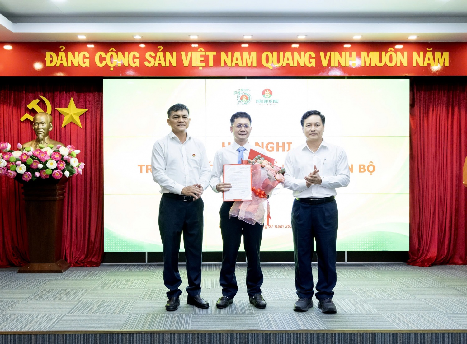 PVCFC bổ nhiệm Phó Tổng giám đốc và kiện toàn Ban lãnh đạo Nhà máy Đạm Cà Mau PVCFC bổ nhiệm Phó Tổng giám đốc và kiện toàn Ban lãnh đạo Nhà máy Đạm Cà Mau