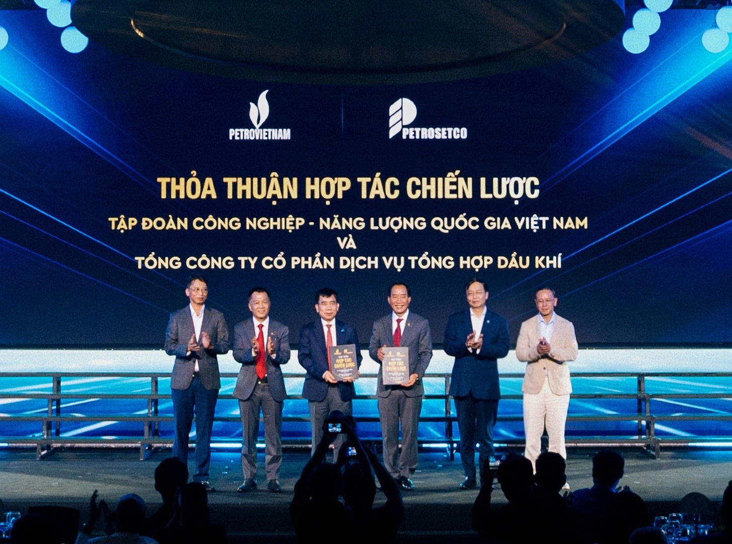 Petrovietnam và PETROSETCO tăng cường liên kết chuỗi dịch vụ năng lượng