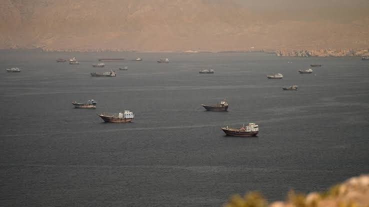 Hai tàu chở dầu phát nổ khi qua Hormuz, Mỹ - Iran thêm căng thẳng Hai tàu chở dầu phát nổ khi qua Hormuz, Mỹ - Iran thêm căng thẳng