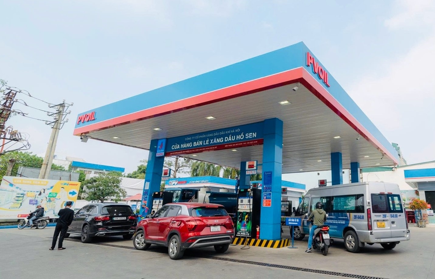 Đồng bộ giải pháp bình ổn giá xăng dầu, tiếp tục duy trì chính sách giảm thuế Đồng bộ giải pháp bình ổn giá xăng dầu, tiếp tục duy trì chính sách giảm thuế