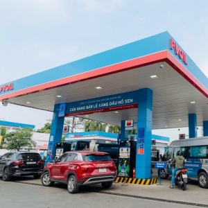 Đồng bộ giải pháp bình ổn giá xăng dầu, tiếp tục duy trì chính sách giảm thuế