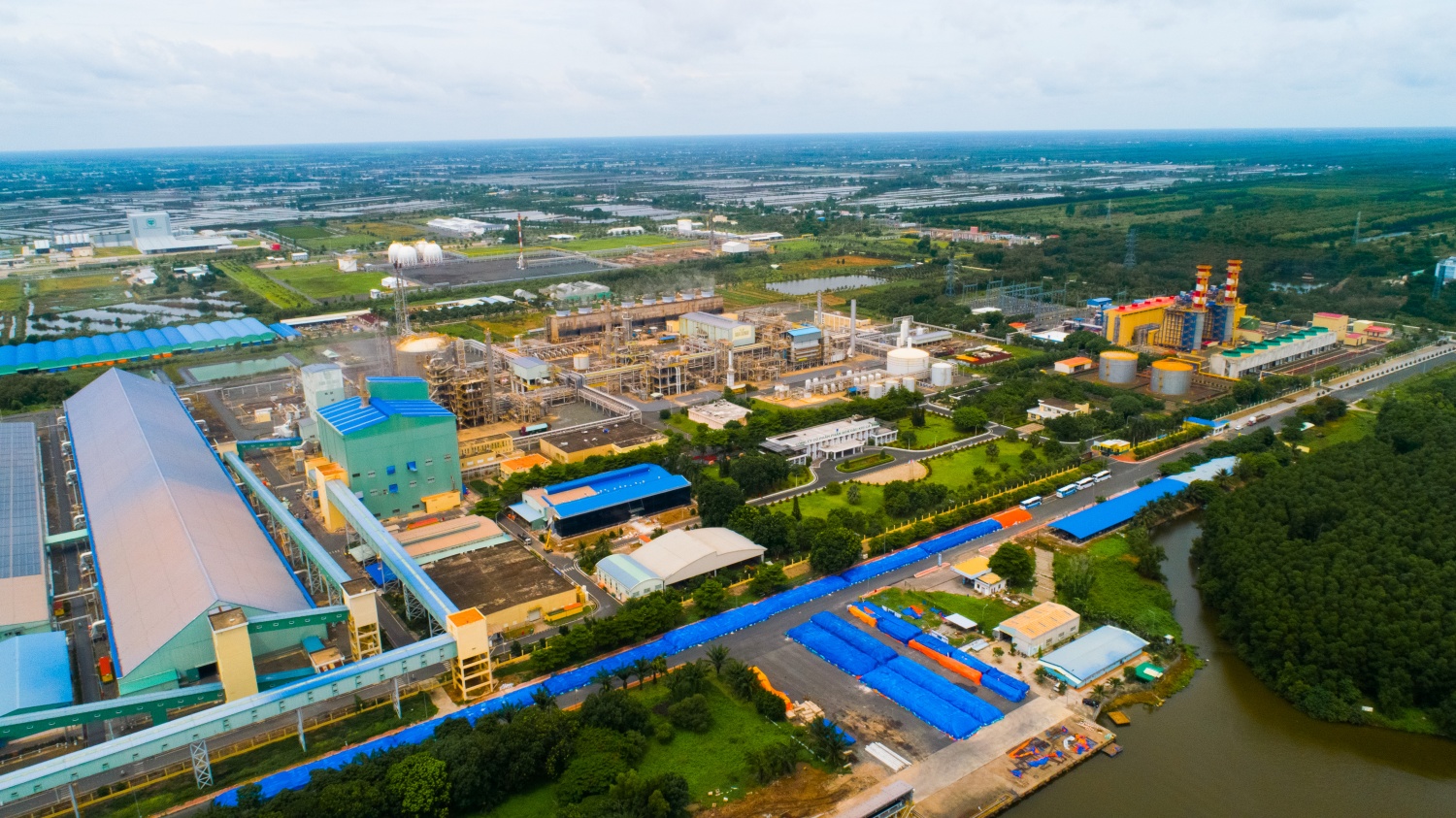 Kỳ 3: Điểm nghẽn thể chế - chi phí vô hình của tăng trưởng Kỳ 3: Điểm nghẽn thể chế - chi phí vô hình của tăng trưởng
