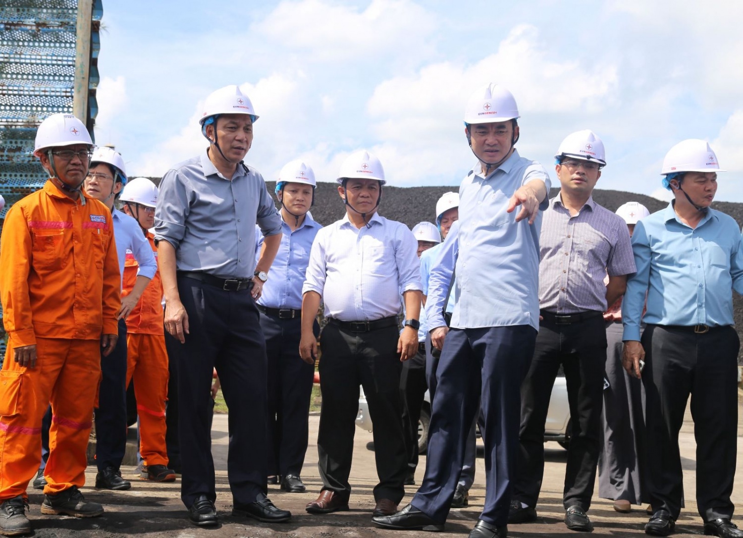 TKV xác định nhiệm vụ chính trị cốt lõi là đảm bảo cung ứng đủ than cho sản xuất điện TKV và EVN tăng cường phối hợp, bảo đảm nguồn than cho sản xuất điện