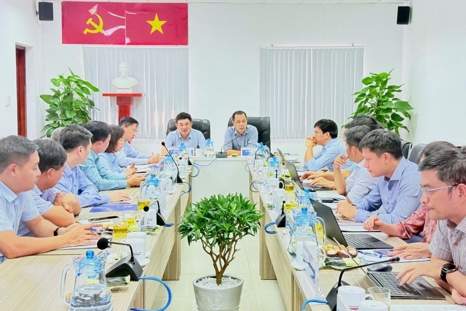TKV xác định nhiệm vụ chính trị cốt lõi là đảm bảo cung ứng đủ than cho sản xuất điện TKV và EVN tăng cường phối hợp, bảo đảm nguồn than cho sản xuất điện