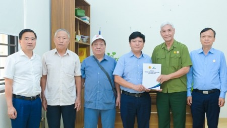Petrovietnam thăm hỏi, động viên thương binh, nạn nhân chất độc da cam tại Hà Nội