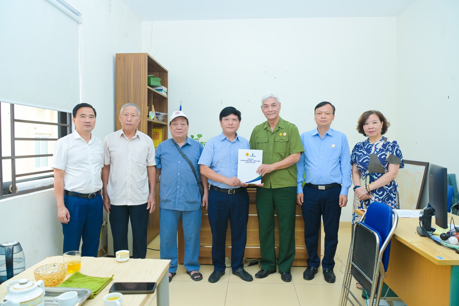 Petrovietnam thăm, động viên thương binh, nạn nhân chất độc da cam tại Hà Nội Petrovietnam thăm, động viên thương binh, nạn nhân chất độc da cam tại Hà Nội