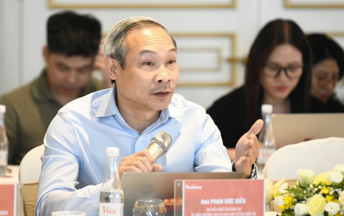 ĐBQH Phan Đức Hiếu: Muốn DNNN dẫn dắt tăng trưởng, phải bỏ tư duy tái cơ cấu ĐBQH Phan Đức Hiếu: Muốn DNNN dẫn dắt tăng trưởng, phải bỏ tư duy tái cơ cấu