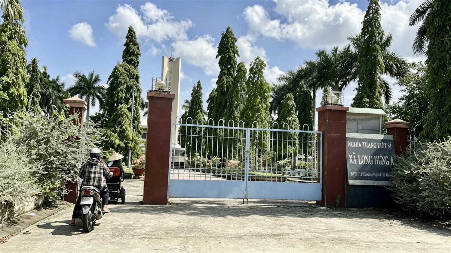 Theo chân nữ thương binh gần 30 năm bán vé số để dành tiền thực hiện hứa với đồng đội Theo chân nữ thương binh gần 30 năm bán vé số để dành tiền thực hiện hứa với đồng đội
