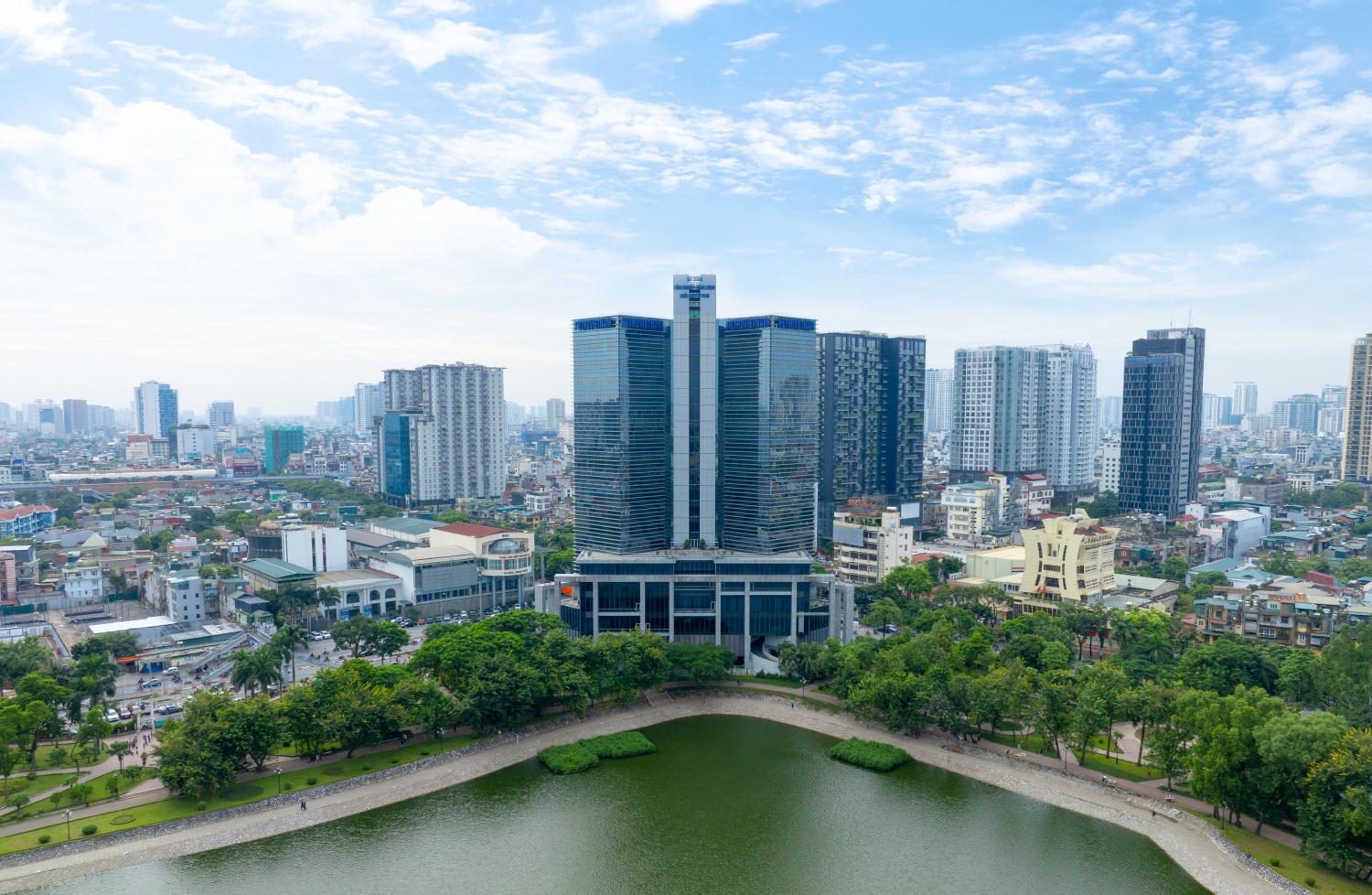 Kiến tạo những “đầu tàu” quốc gia