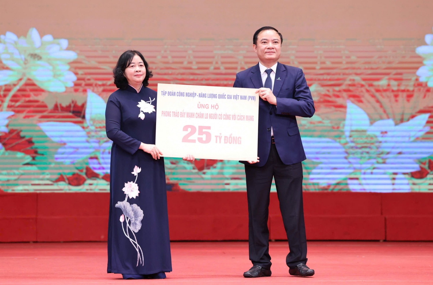 Petrovietnam trao tặng 25 tỷ đồng, chung tay chăm lo người có công với cách mạng