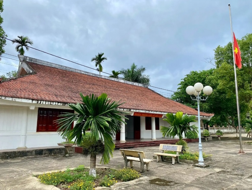 Viếng nghĩa trang liệt sỹ độc lập ở Điện Biên Viếng Nghĩa trang liệt sĩ Độc Lập ở Điện Biên