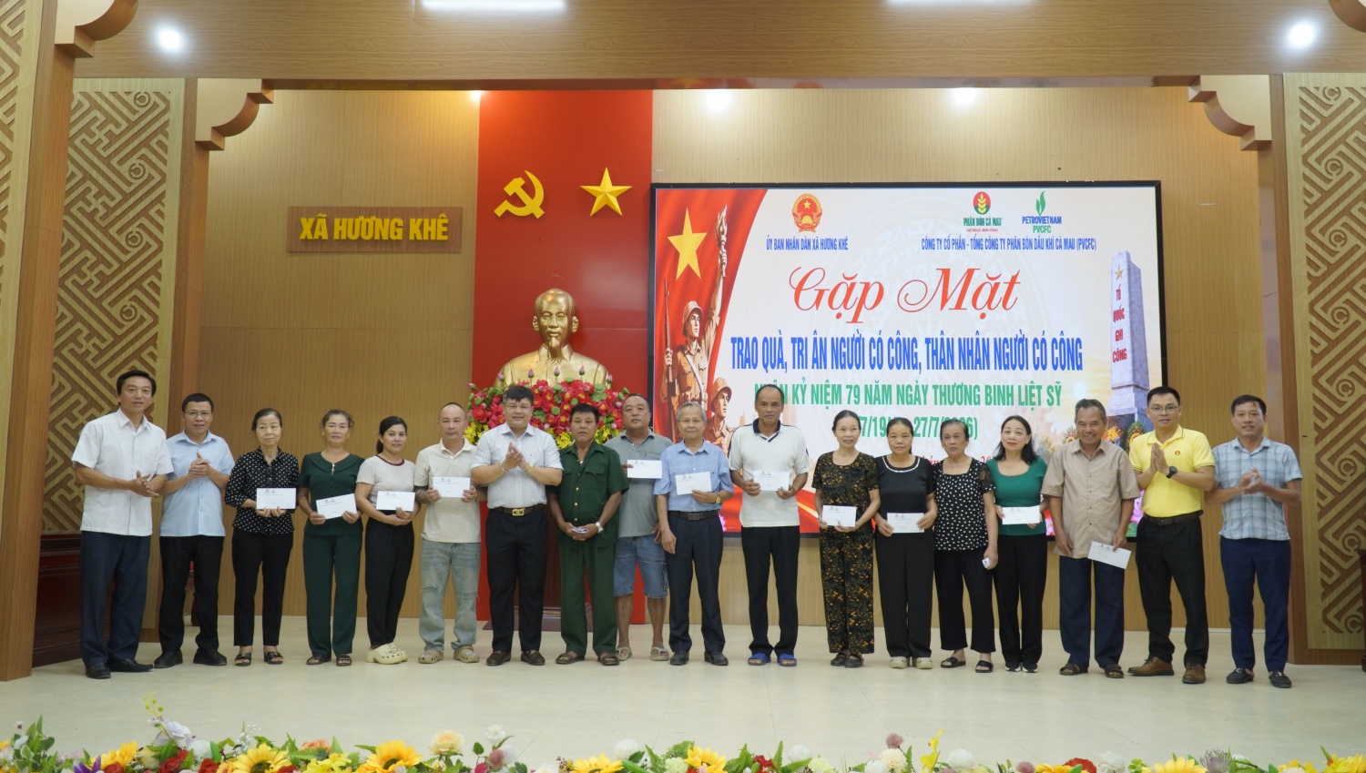 Phân Bón Cà Mau trao tặng 600 triệu đồng tri ân gia đình chính sách Phân Bón Cà Mau trao tặng 600 triệu đồng tri ân gia đình chính sách