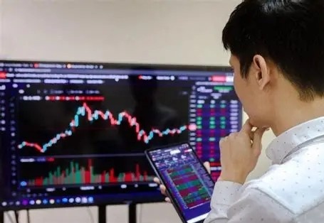 Nhận định thị trường chứng khoán ngày 24/7: Ưu tiên cổ phiếu có động lực tăng trưởng riêng