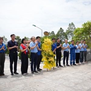 PVNDB tri ân các anh hùng liệt sĩ và gia đình chính sách tại Thanh Hóa
