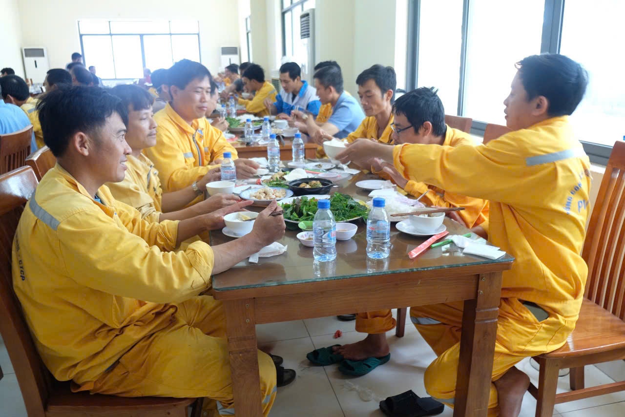 Công đoàn Petrovietnam triển khai “Bữa cơm Công đoàn”: Lan tỏa tinh thần sẻ chia, gắn kết người lao động