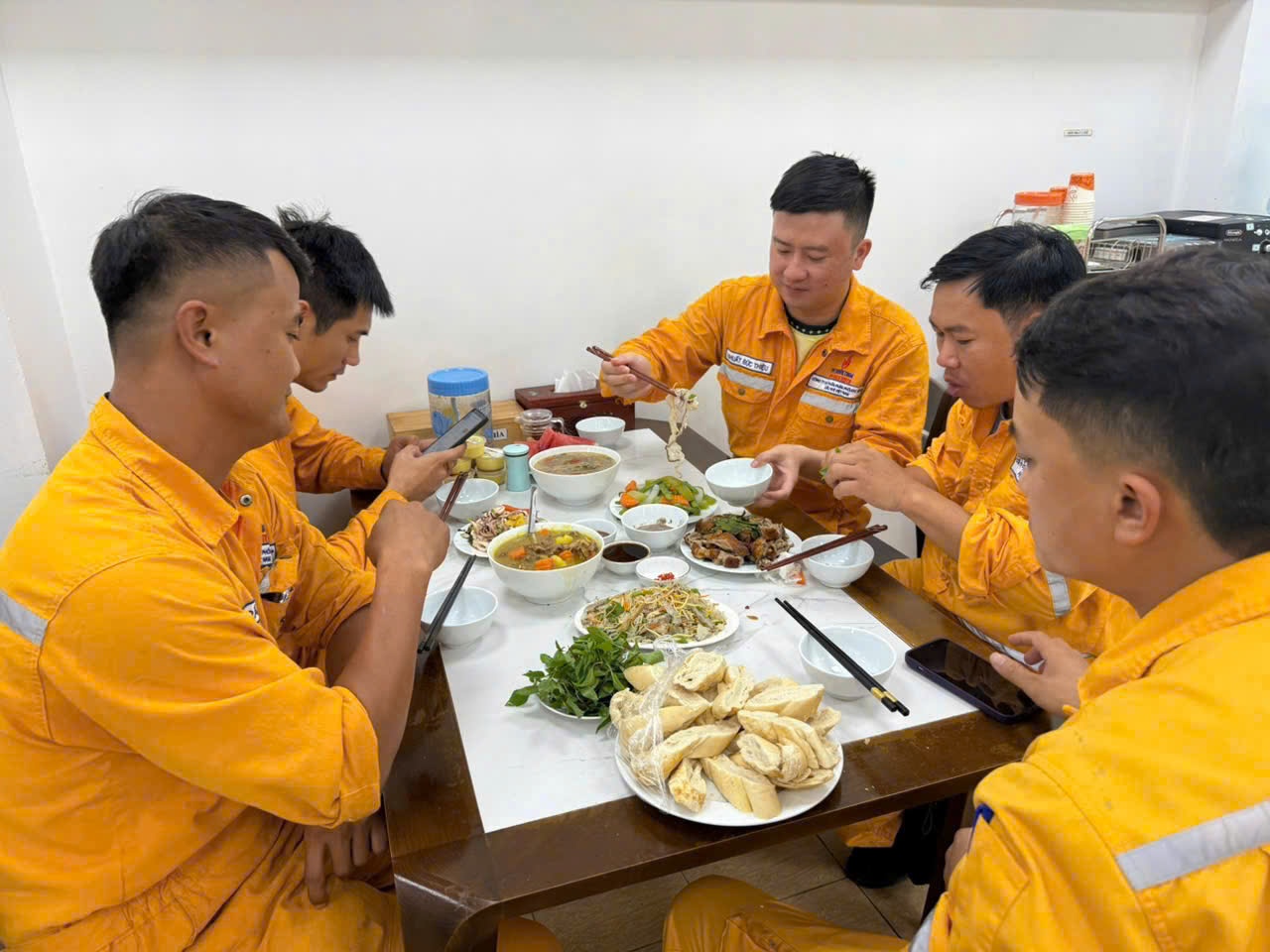 Công đoàn Petrovietnam triển khai “Bữa cơm Công đoàn”: Lan tỏa tinh thần sẻ chia, gắn kết người lao động