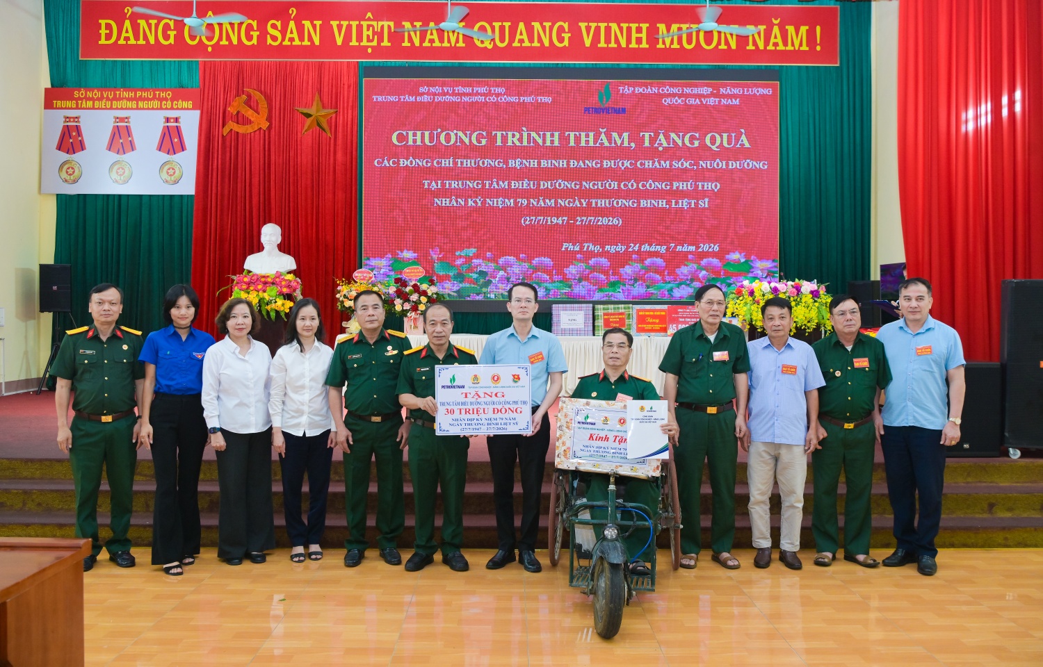 Petrovietnam tri ân thương, bệnh binh tại Trung tâm Điều dưỡng người có công tỉnh Phú Thọ Petrovietnam tri ân thương, bệnh binh tại Trung tâm Điều dưỡng người có công tỉnh Phú Thọ