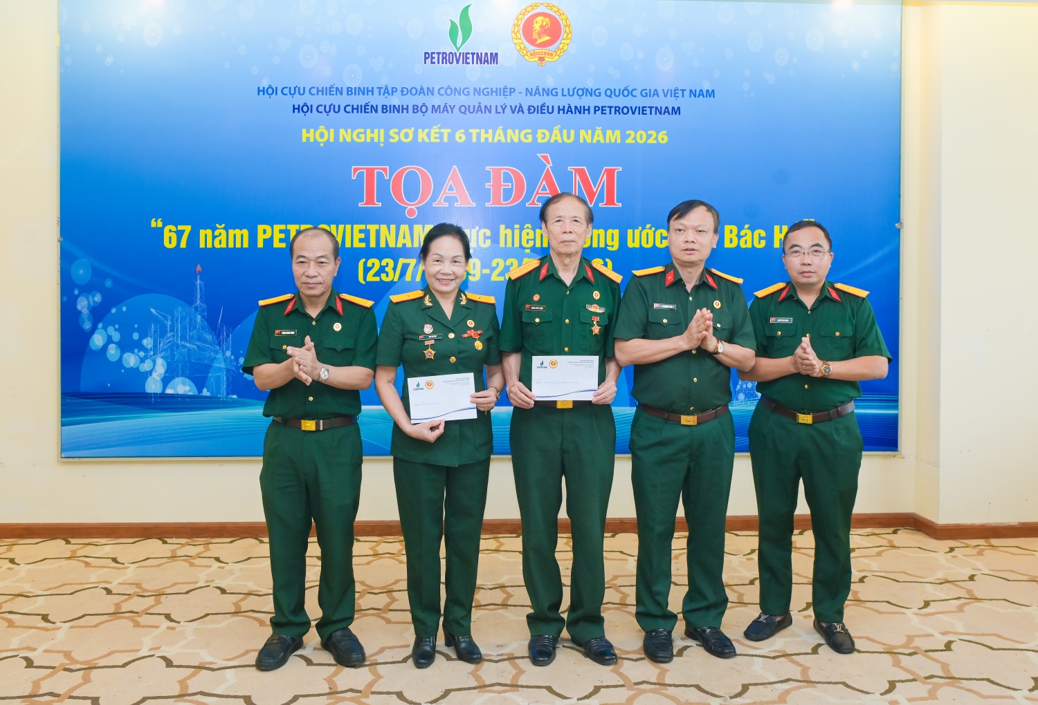 Hội CCB BMQL&ĐH Petrovietnam phát huy vai trò tiên phong, gương mẫu, hoàn thành tốt nhiệm vụ 6 tháng đầu năm 2026 Hội CCB BMQL&ĐH Petrovietnam phát huy vai trò tiên phong, gương mẫu, hoàn thành tốt nhiệm vụ 6 tháng đầu năm 2026