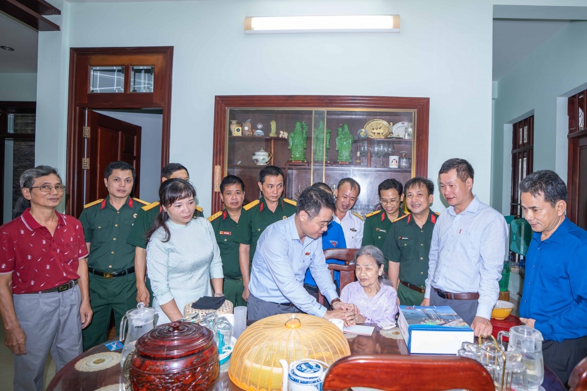 Vietsovpetro tổ chức chuỗi hoạt động tri ân nhân kỷ niệm 79 năm Ngày Thương binh - Liệt sĩ