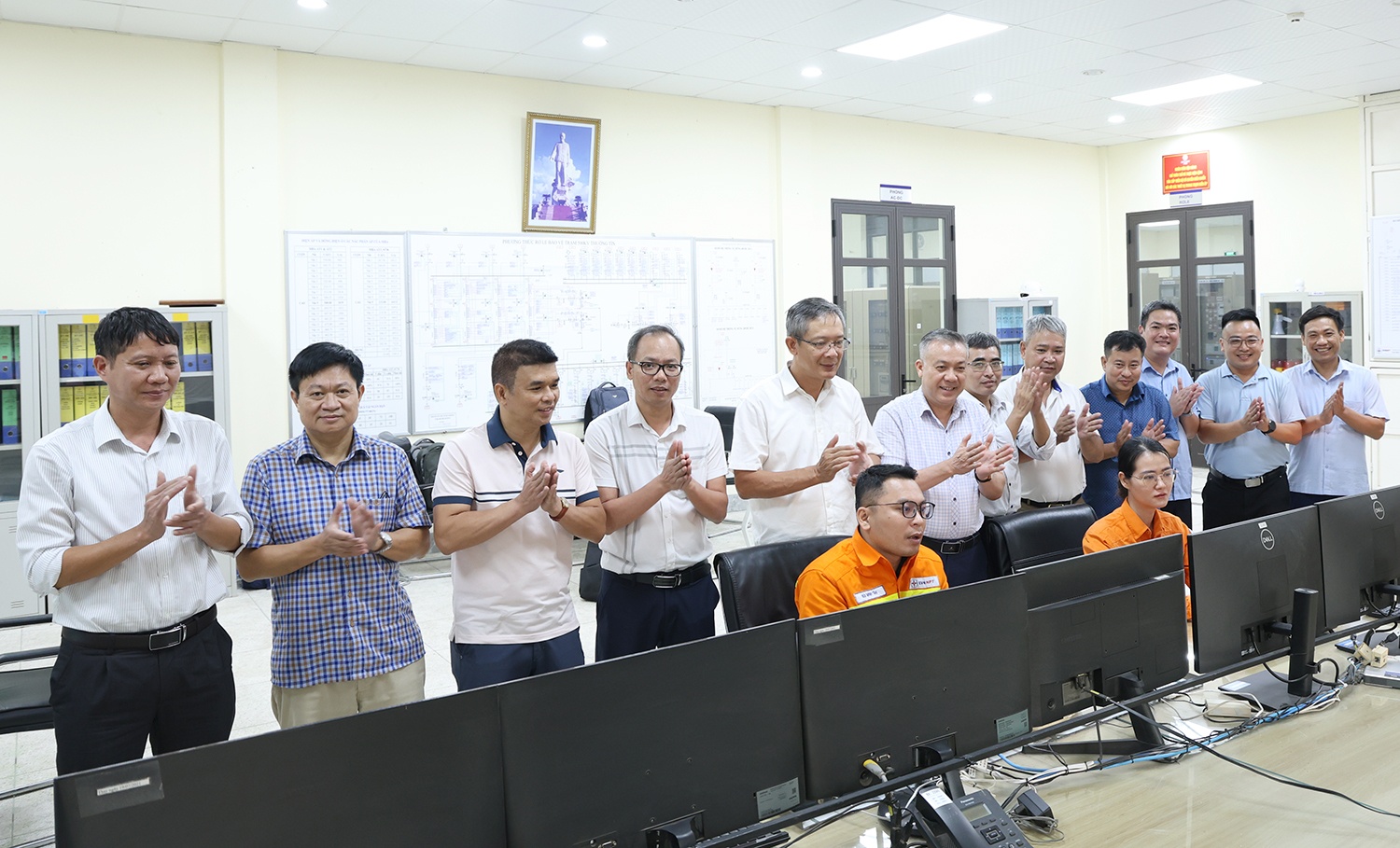 Hoàn thành đóng điện toàn tuyến Đường dây 500/220kV Nho Quan - Phủ Lý - Thường Tín