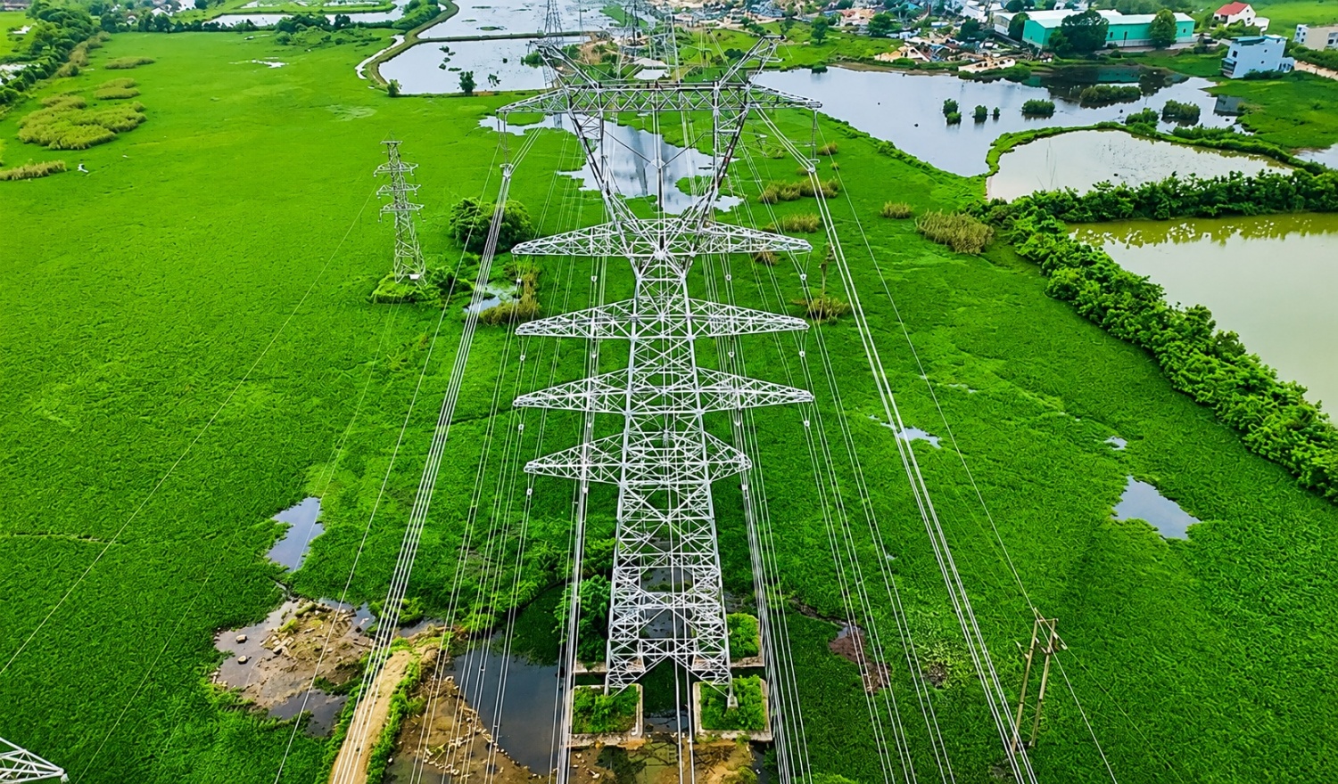 Hoàn thành đóng điện toàn tuyến Đường dây 500/220kV Nho Quan - Phủ Lý - Thường Tín