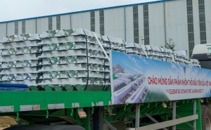 Tin tức kinh tế ngày 26/7: Lần đầu tiên Việt Nam sản xuất được sản phẩm nhôm thỏi