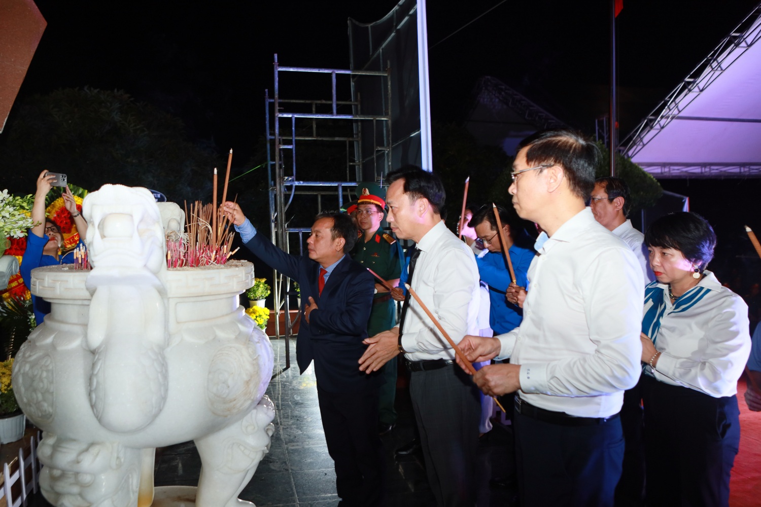 Tuổi trẻ BSR chung tay thực hiện hành trình tri ân trên vùng đất lịch sử Kon Tum Tuổi trẻ BSR chung tay thực hiện hành trình tri ân trên vùng đất lịch sử Kon Tum