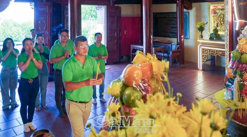 PVEP Khánh Mỹ: Hành trình về nguồn tri ân và dấu ấn xanh nơi địa đầu cực Nam Tổ quốc PVEP Khánh Mỹ: Hành trình tri ân và dấu ấn xanh nơi cực Nam Tổ quốc
