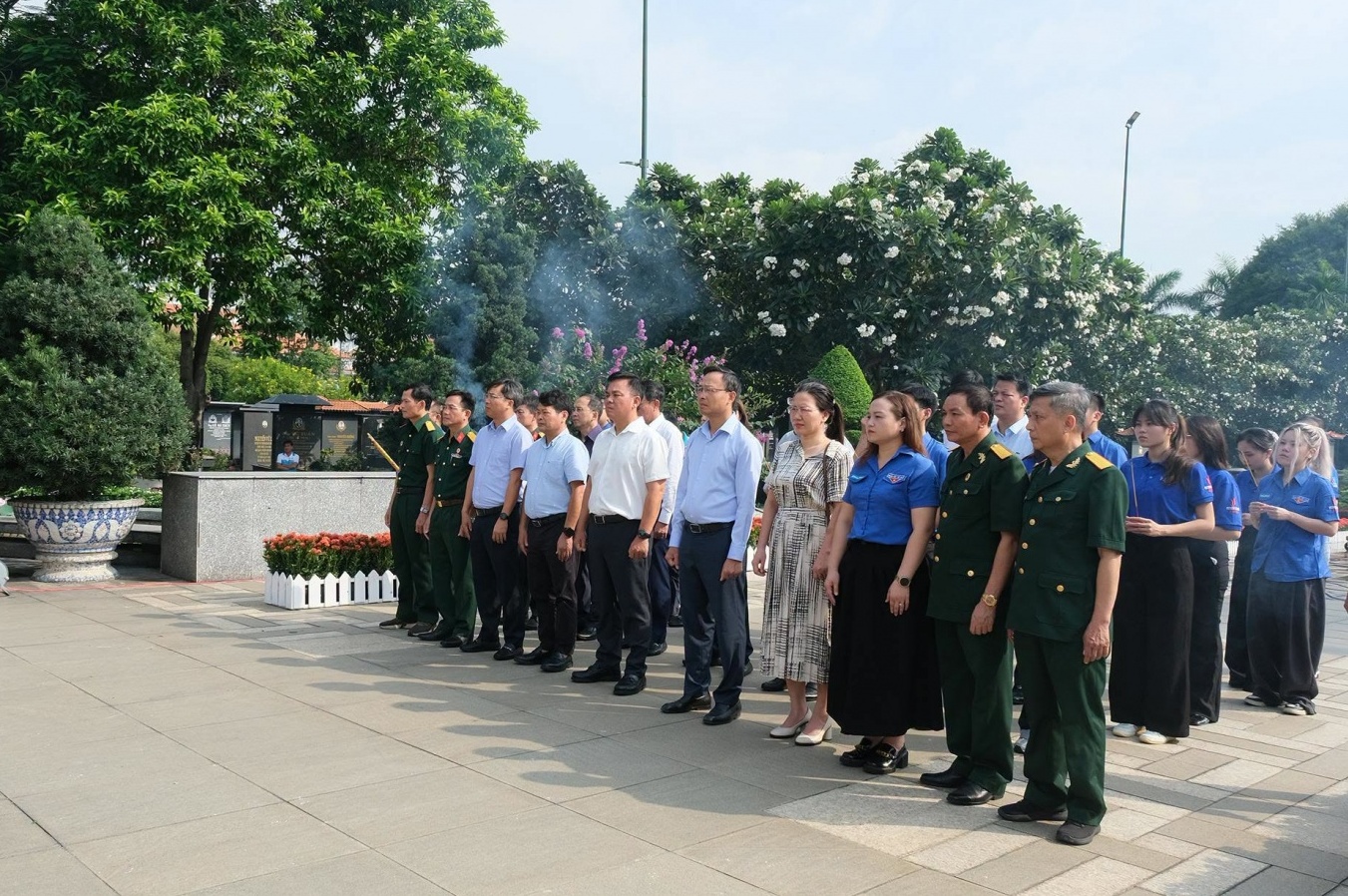 PVFCCo - Phú Mỹ dâng hương tri ân các Anh hùng liệt sĩ tại Nghĩa trang TP Hồ Chí Minh