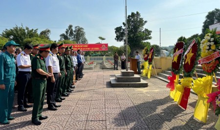 PTSC Quảng Ngãi tri ân người có công với cách mạng xã Vạn Tường