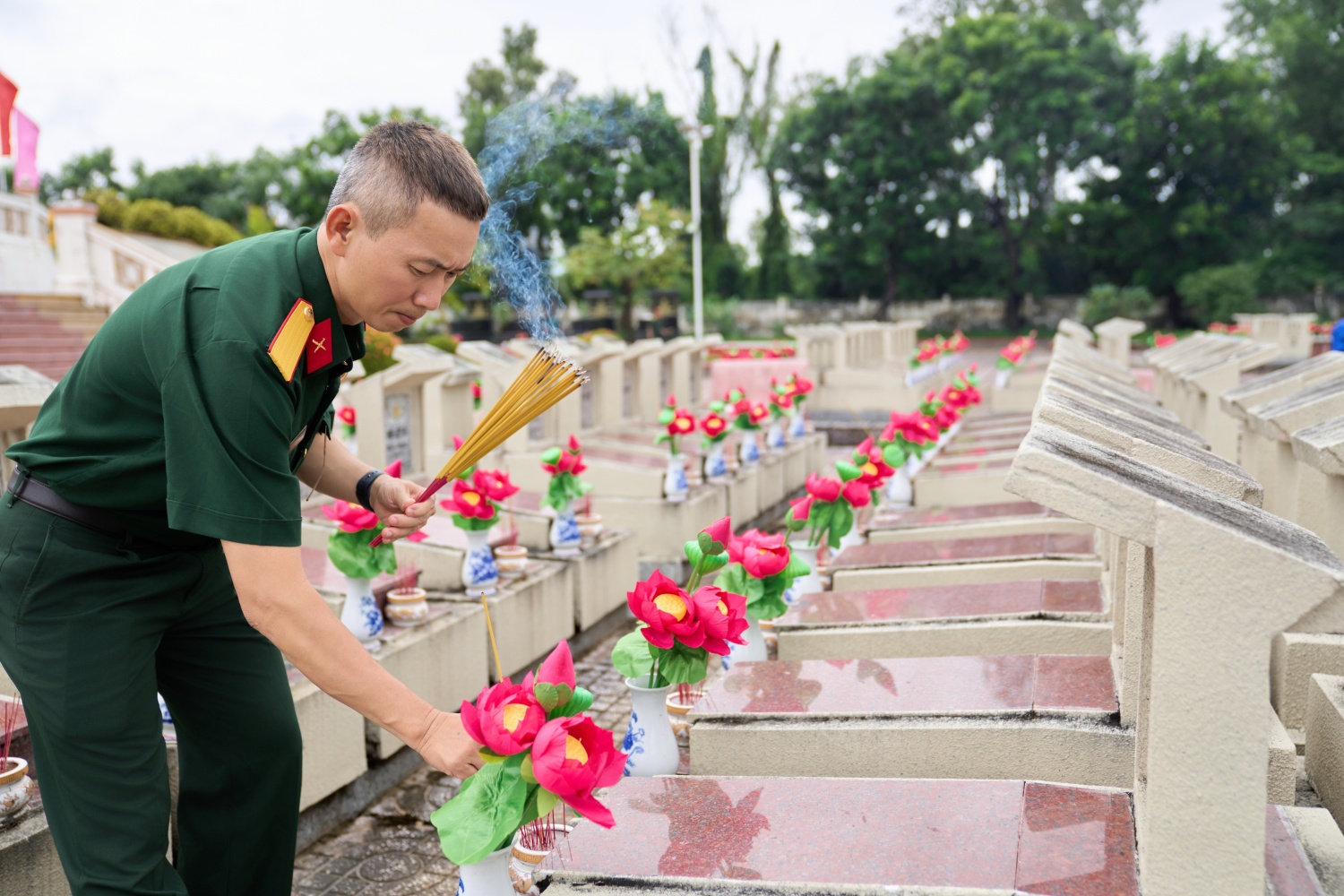 PVCFC tri ân các Anh hùng liệt sĩ tại Nghĩa trang Liệt sĩ tỉnh Cà Mau