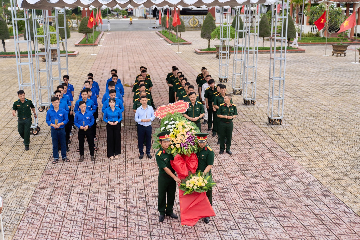 PVCFC tri ân các Anh hùng liệt sĩ tại Nghĩa trang Liệt sĩ tỉnh Cà Mau