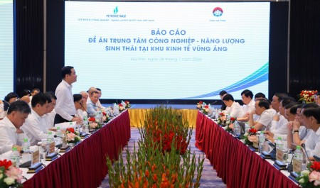 [VIDEO] Petrovietnam và Hà Tĩnh thúc đẩy hợp tác, phát triển cực tăng trưởng năng lượng mới tại Vũng Áng