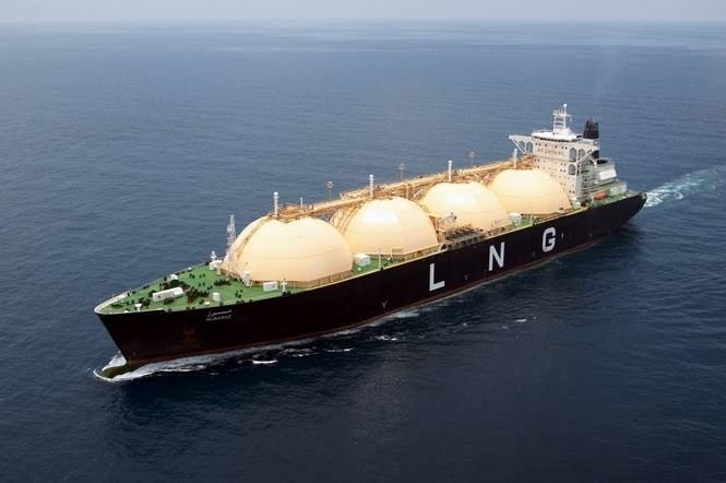 Tàu LNG của ADNOC vượt Hormuz an toàn