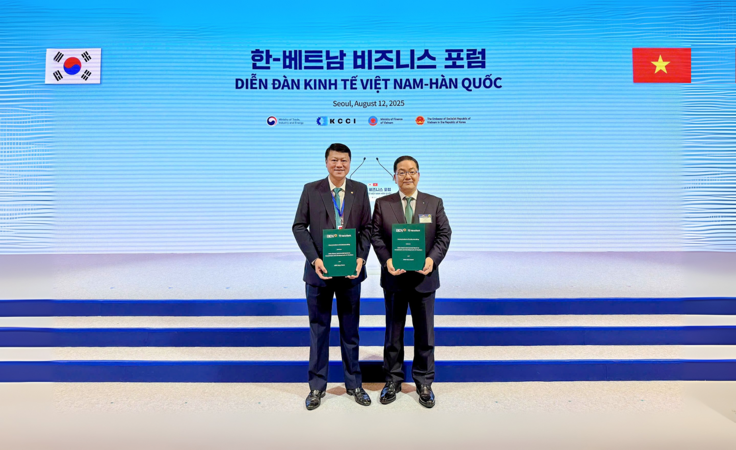 Nhân tố nền tảng thúc đẩy sự phát triển hệ sinh thái tài chính Việt - Hàn Nhân tố nền tảng thúc đẩy sự phát triển hệ sinh thái tài chính Việt - Hàn
